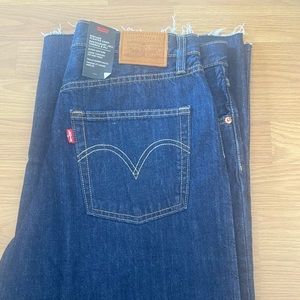 Levi’s sz 31 waist ribcage pleated crop